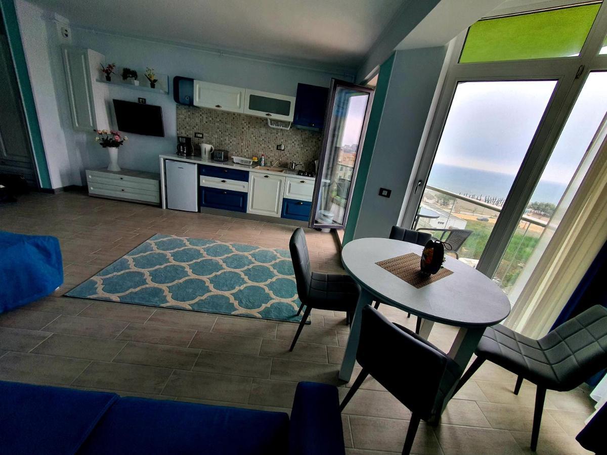 Alezzi Majestic Apartments 97 Navodari Exterior photo